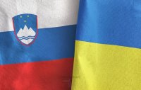 Zastavi Slovenije in Ukrajine